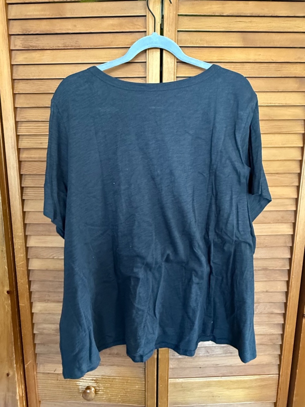 NWT Old Navy Gray V-Neck T-Shirt - Picture 6 of 6